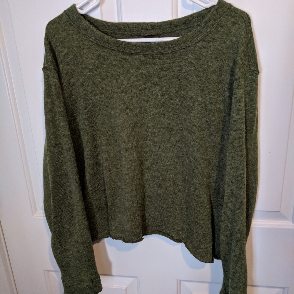 Agnes and Dora cropped pullover in Hacci Green